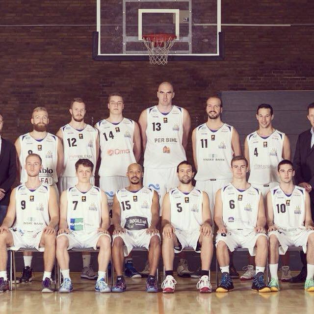 Ivo Höger (nahoře uprostřed) při basketbalovém angažmá v Dánsku