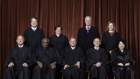 V tomto složení Nejvyšší soud zrušil verdikt o potratech.