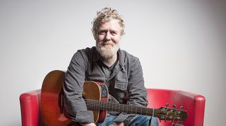Jednou busker, vždycky busker. Glen Hansard platil za člověka, který pomáhá, kde je třeba Jednou busker, vždycky busker. Glen Hansard platil za člověka, který pomáhá, kde je třeba