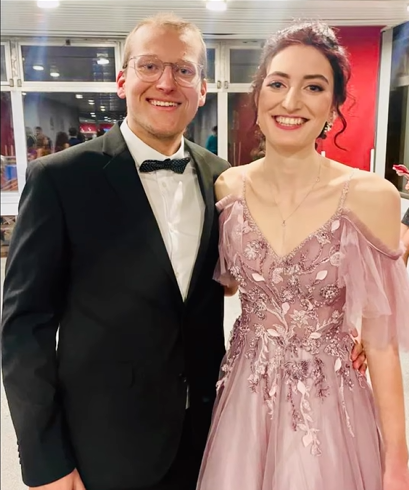 Nela Gondíková na maturitním plese.