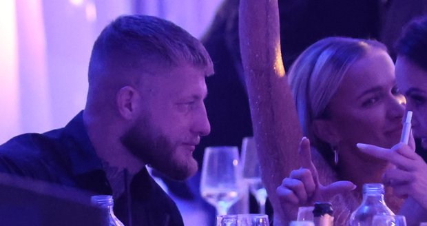 Ples v Intru 2025: Stůl Nely Slovákové Ples v Intru 2025: Stůl Nely Slovákové