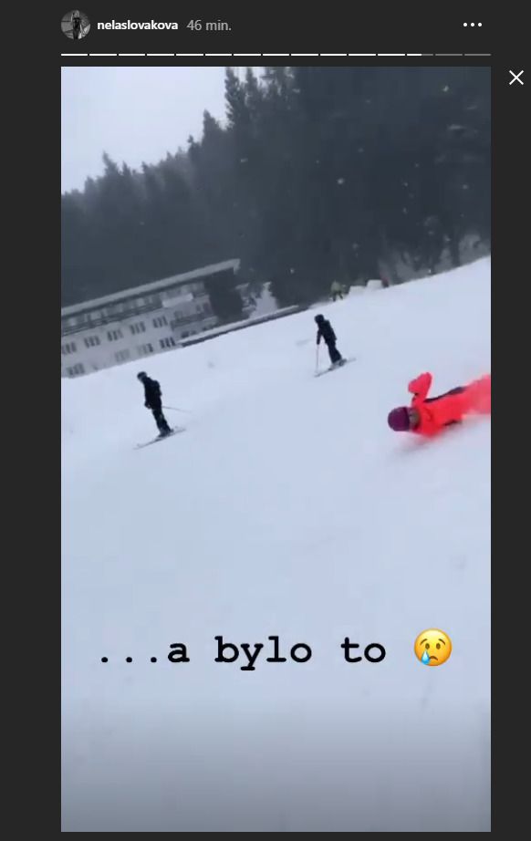 Nela Slováková spadla na snowboardu a zlomila si ruku.