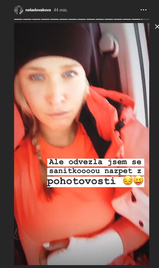 Nela Slováková spadla na snowboardu a zlomila si ruku.