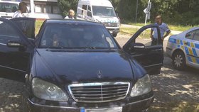 Policisté na někdejším přechodu v Lanžhotě objevili v mercedesu s bulharskou SPZ čtveřici Iráčanů. Bulharský šofér dostal podmínku a vyhoštění na 2 roky z Česka.