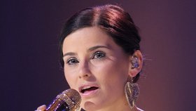 Kanadská zpěvačka Nelly Furtado přiznala, že byla za svých mladých let členkou gangu. Kdo by to do téhle křehké květinky řekl?