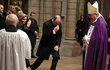 Monacký princ Albert II. vyrazil do kostela zavzpomínat na Nelsona Mandelu