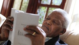 Za svůj život si prošel Nelson Mandela i těžkými okamžiky. V JAR byl také vězněn. Nyní čelí vážným zdravotním potížím
