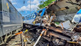 U Němčic nad Hanou na Prostějovsku došlo ke srážce osobního vlaku s nákladním (31. 7. 2021).