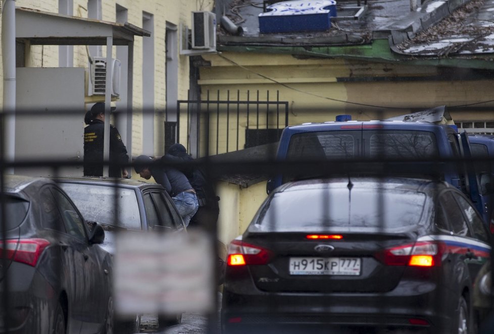 V souvislosti s vraždou ruského opozičního politika Borise Němcova bylo zadrženo celkem pět mužů.