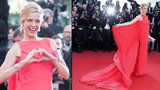 Hvězda rudého koberce Petra Němcová: V Cannes roztočila svou nádhernou róbu