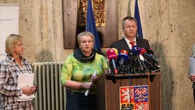 Ministr zdavotnictví řekl podrobnosti k Čechům nakaženým virem zika.