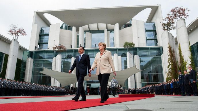 Německá kancléřka Angela Merkelová a čínský premiér Li Kche-čchiang