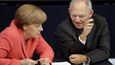 Německá kancléřka Angela Merkelová a ministr financí Wolfgang Schäuble v německém parlamentu