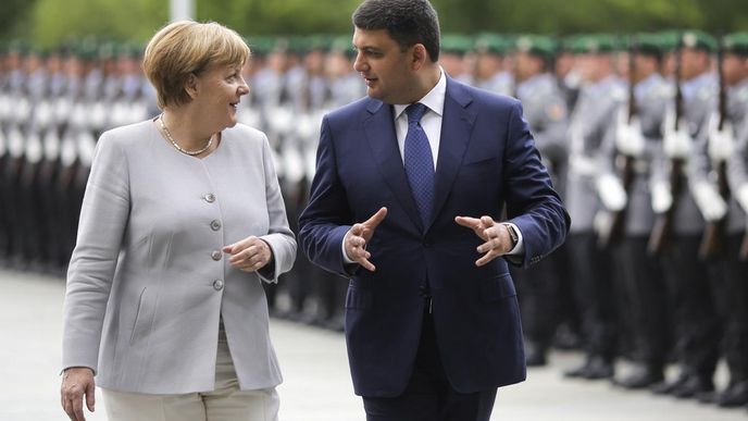 Německá kancléřka Angela Merkelová a ukrajinský premiér Volodymyr Hrojsman