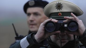 Bude německá policie zasahovat v českém Chebu? Policisté z obou zemí mohou za hranice