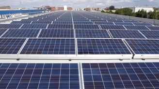Solární panely zlevní až o desetinu, Čína rozprodává sklady