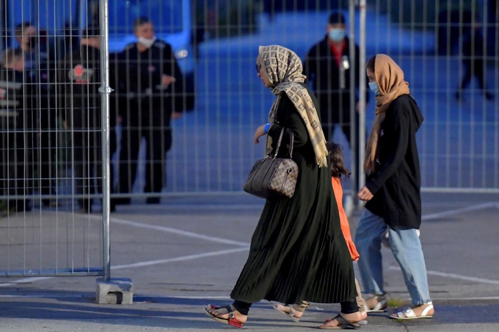 Afghánistán v moci Tálibánu: V Německu se začínají v náhradních domovech dočasně ubytovávat uprchlí afghánští spojenci (20.8.2021)