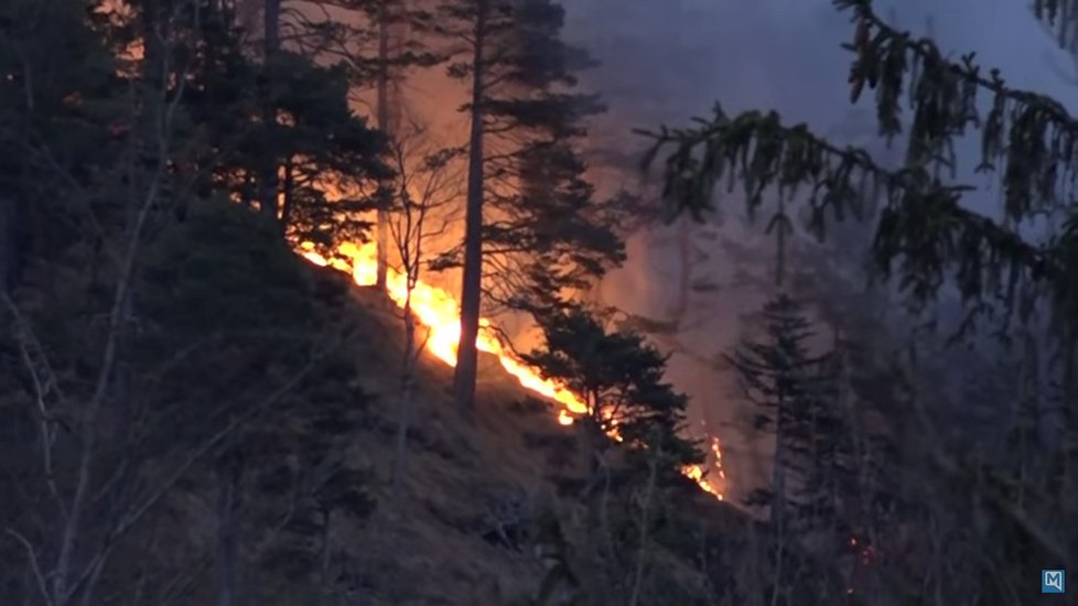 Požár v blízkosti hory Jochberg