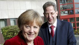 Německá kancléřka Angela Merkelová a šéf civilní kontrarozvědky Hans-Georg Maassen.