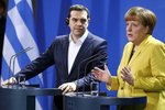 Řecký premiér Alexis Tsipras se pustil do německé kancléřky Angely Merkelové.