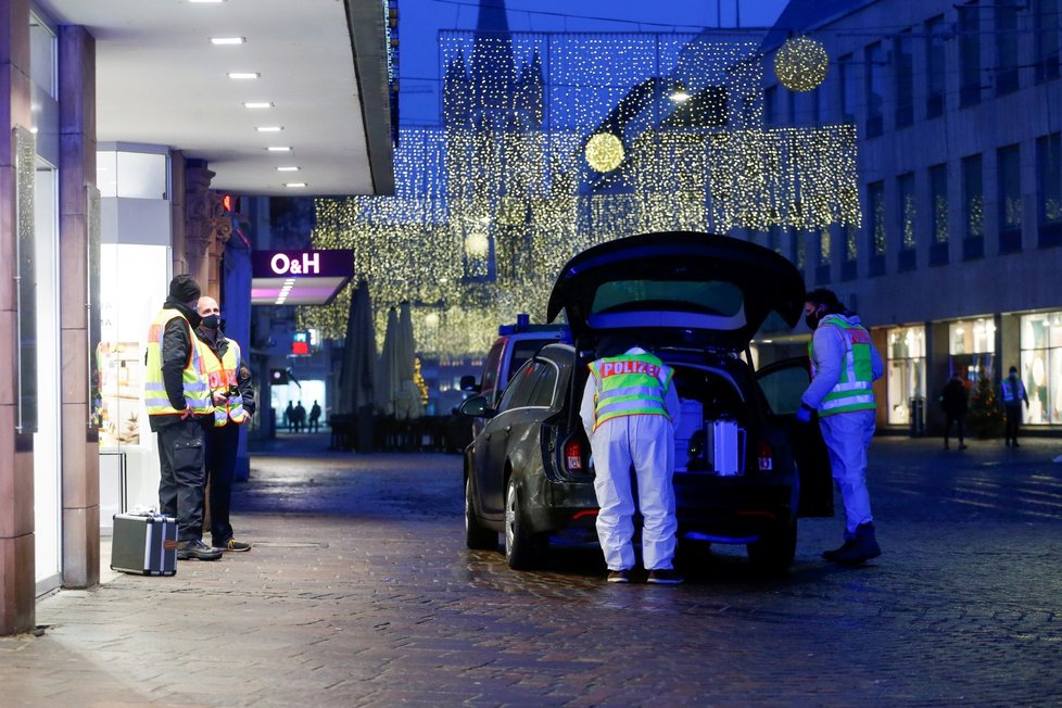 Policejní vyšetřovatelé v centru Trevíru