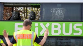 Nehoda autobusu FlixBus na německé dálnici