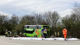 Nehoda autobusu FlixBus na německé dálnici