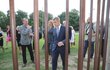 Premiér Andrej Babiš navštívil v Německu i Berlínskou zeď. Položil u ní pamětní věnec (5.9 2018)