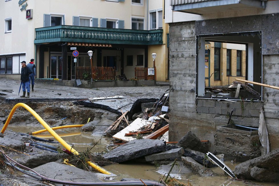 Záplavy v Bavorsku si vyžádaly tři mrtvé.