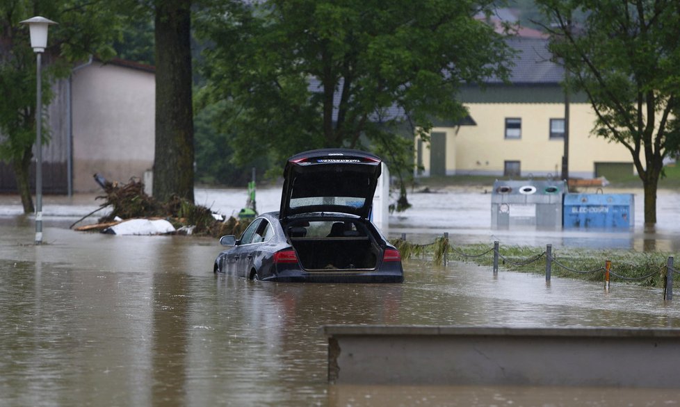 Záplavy v Bavorsku si vyžádaly 4 mrtvé.