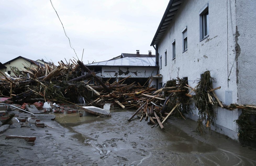 Záplavy pustoší i německé Bavorsko.