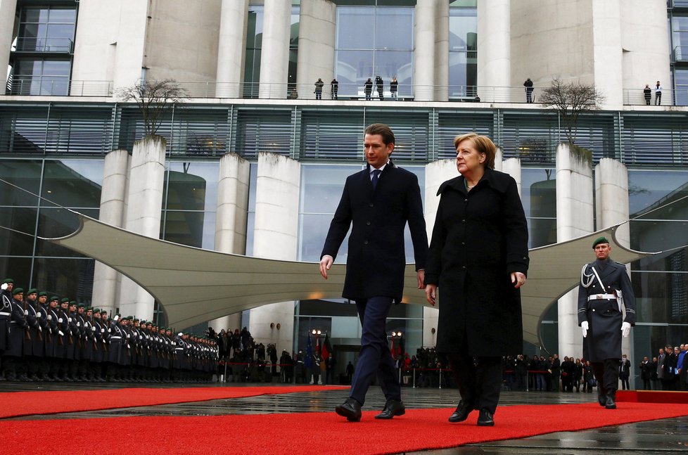 Německá kancléřka Merkelová se v Berlíně sešla s rakouským kancléřem Kurzem.