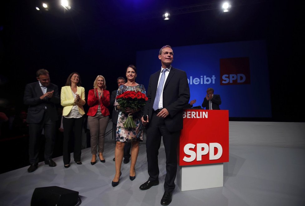 Zemské volby v Berlíně vyhráli podle odhadů sociální demokraté, CDU je druhá, uspěla i AfD.