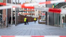 Němec ve městě Bottrop najížděl do lidí, pět jich zranil (1. 1. 2019)