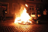 Výtržnosti v Německu si vyžádaly zranění i zatčení