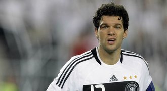 Ballack jako Terry. I on prý svedl dívku spoluhráči