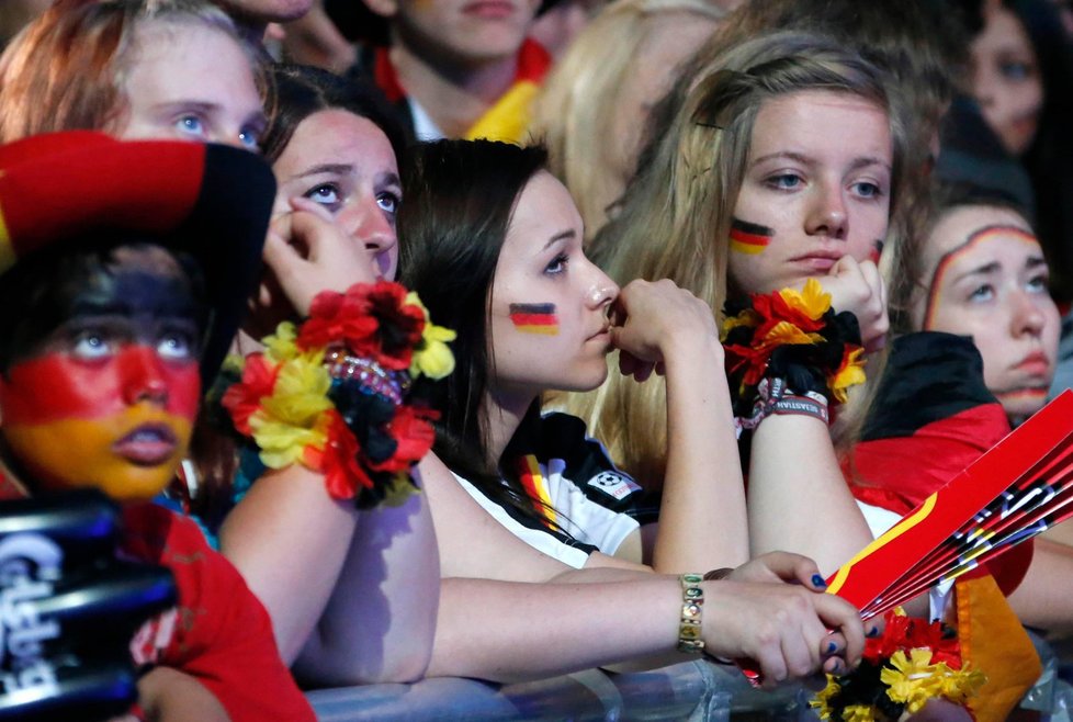 Bolest německých fanynek se dala krájet
