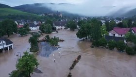 Záběry z dronu: Apokalypsa v Německu. Záplavy způsobily extrémní bouřky i rozvodnění řeka Ahr
