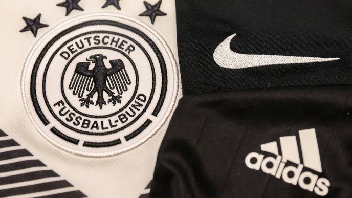 Německý fotbalový svaz změnil dodavatele dresů. Od roku 2027 bude německé fotbalistky a fotbalisty namísto domácího Adidasu oblékat americký Nike.