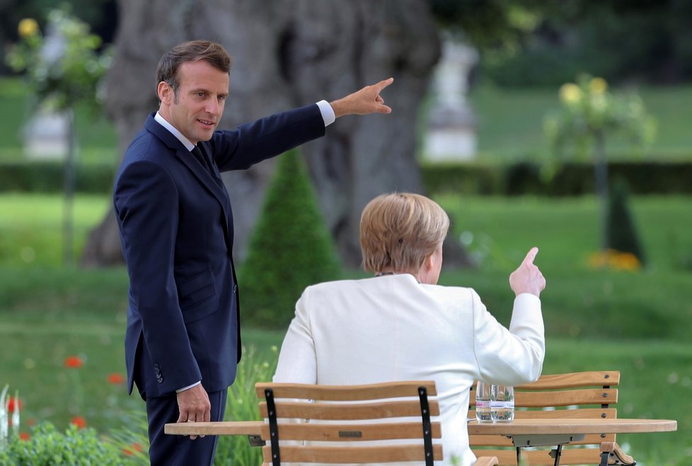 Německá kancléřka Angela Merkelová a francouzský prezident Emmanuel Macron (29. 6. 2020)