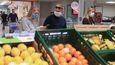 Německý supermarket v době koronavirové pandemie. (květen 2020)