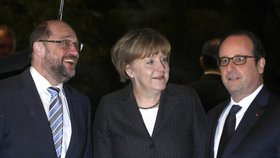 Německá kancléřka Angela Merkel se setkala s francouzským prezidentem Hollandem a šéfem europarlamentu Martinem Schulzem