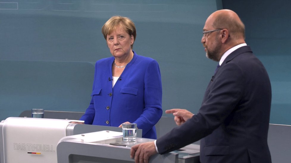 Merkelová a Schulz se utkali v jediné předvolební debatě.