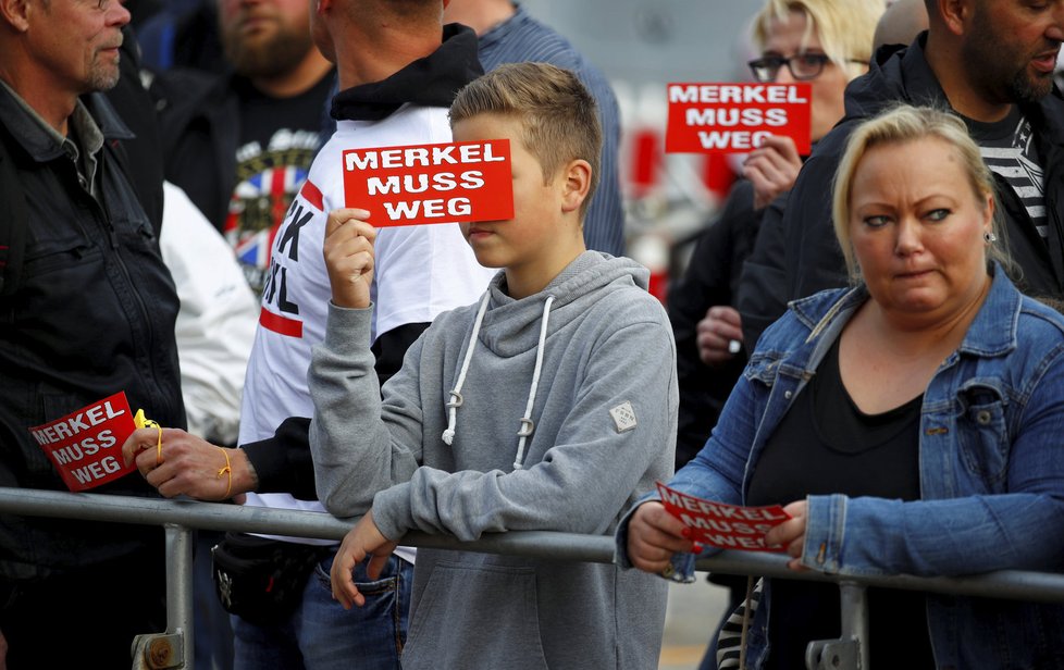 Kampaň Angely Merkelové provázely vyjádření podpory i odporu