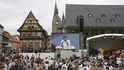 Angela Merkelová během kampaně v německém Quedlinburgu sklidila i pískot