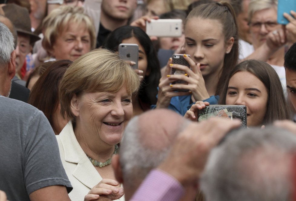 Angela Merkelová během kampaně v německém Quedlinburgu sklidila i pískot.