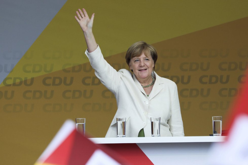 Angela Merkelová během kampaně v německém Quedlinburgu sklidila i pískot