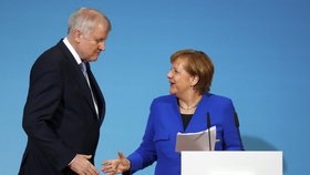 Německá kancléřka Angela Merkelová (CDU) s koaličním partnerem Horstem Seehoferem (CSU)