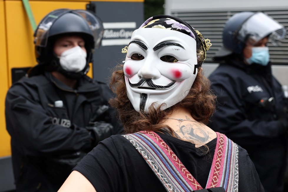 Protest proti covidovým opatřením v německém Berlíně (1. 8. 2021)