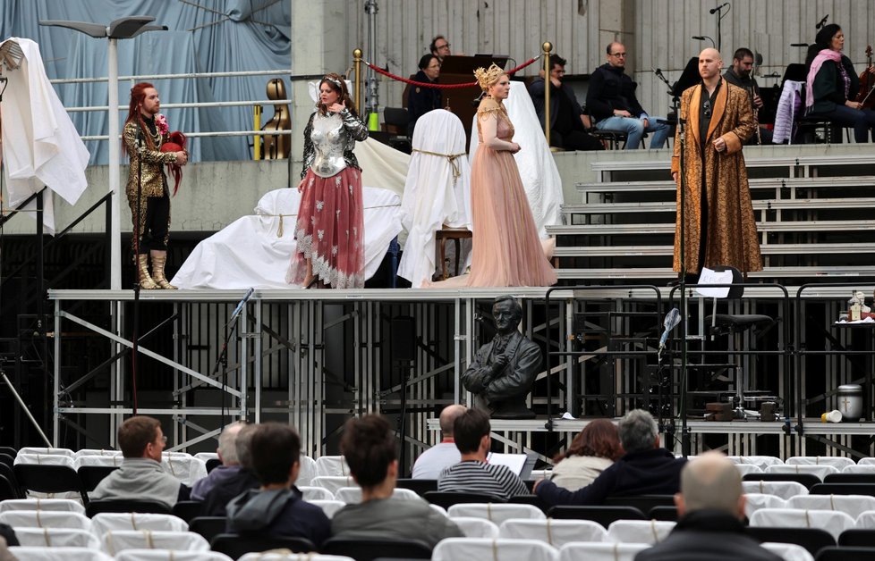Opera v Německu pod rouškou koronaviru (10.6.2020)